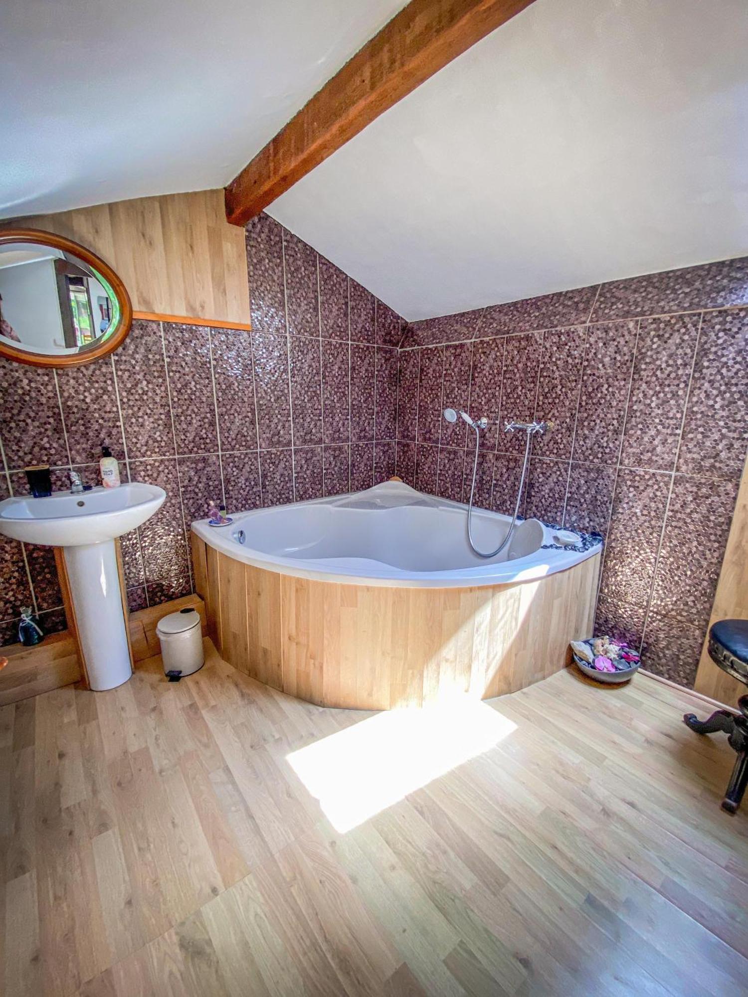 Ryokan Lankana Exideuil-sur-Vienne 外观 照片