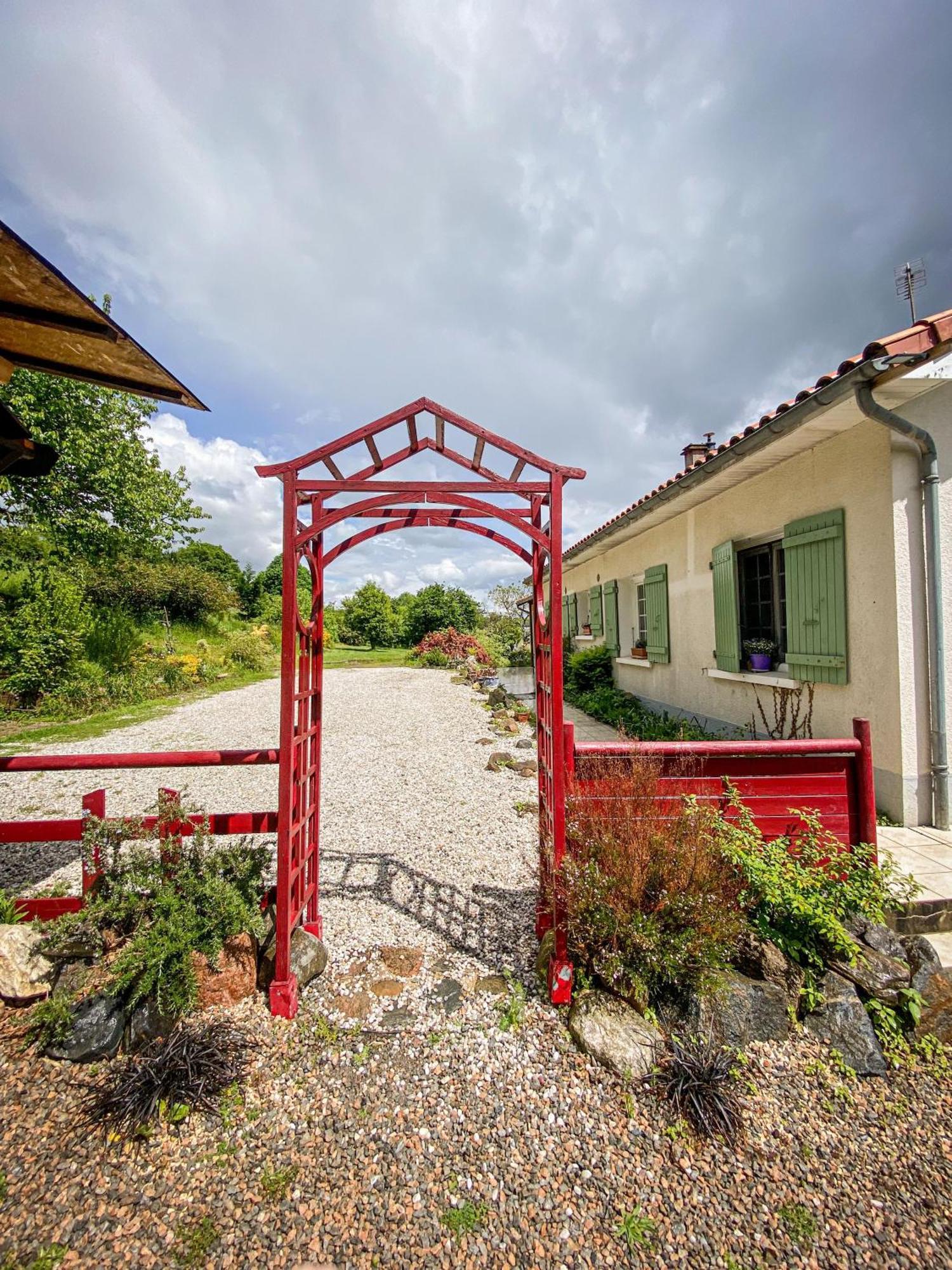 Ryokan Lankana Exideuil-sur-Vienne 外观 照片